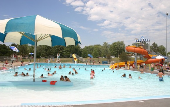gladstone community center outdoor pool