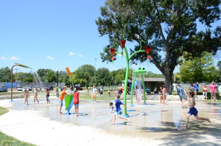 Lyons Park Splash Pad | Waters Edge Aquatic Design