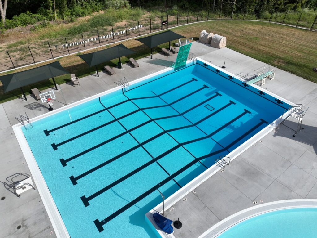 Aerial photo of the Lansing Aquatic Center in Lansing, Kansas.